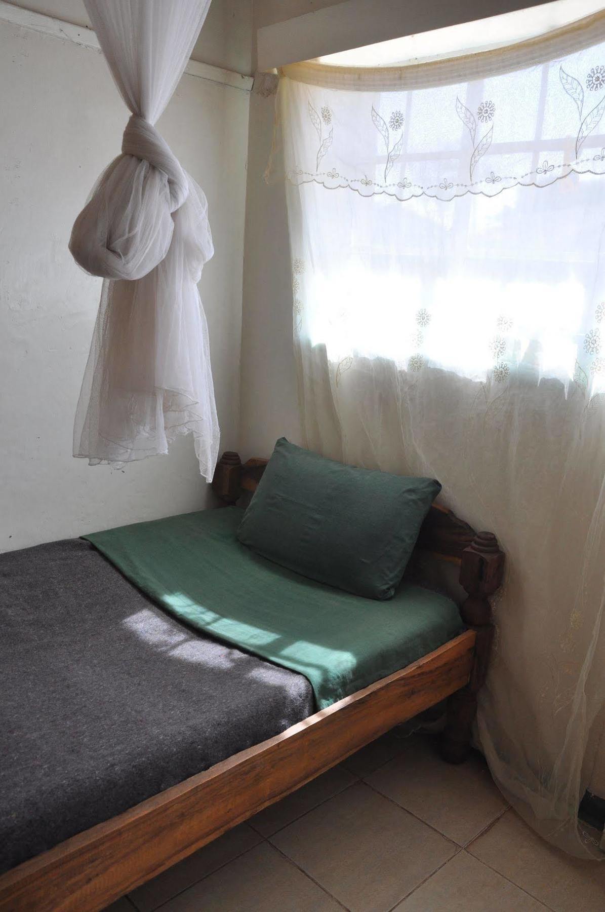 Отель Zinga Backpackers Ливингстон Экстерьер фото