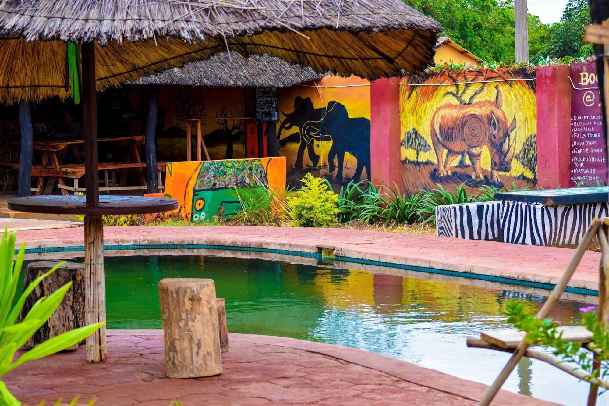 Отель Zinga Backpackers Ливингстон Экстерьер фото